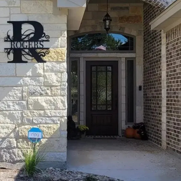 Hausnummernschild Eingang