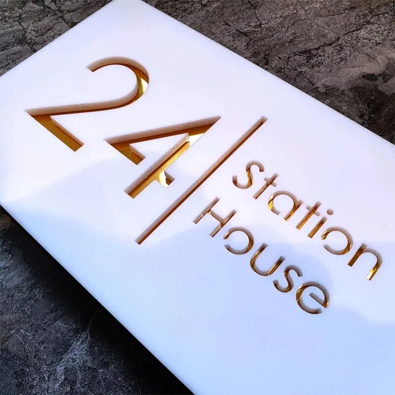 Hausnummernschild Vintage