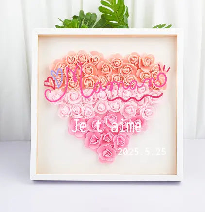 Personalisierte Schachtel mit Herzrosen